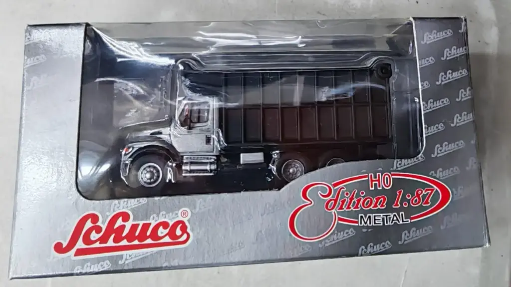 Schuco Nr. 21821 1/87. Seminuevo