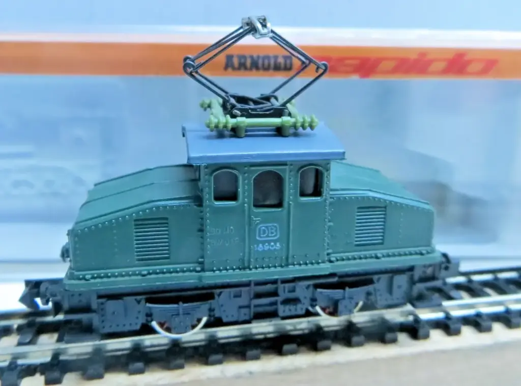 Arnold 2402 N Usado